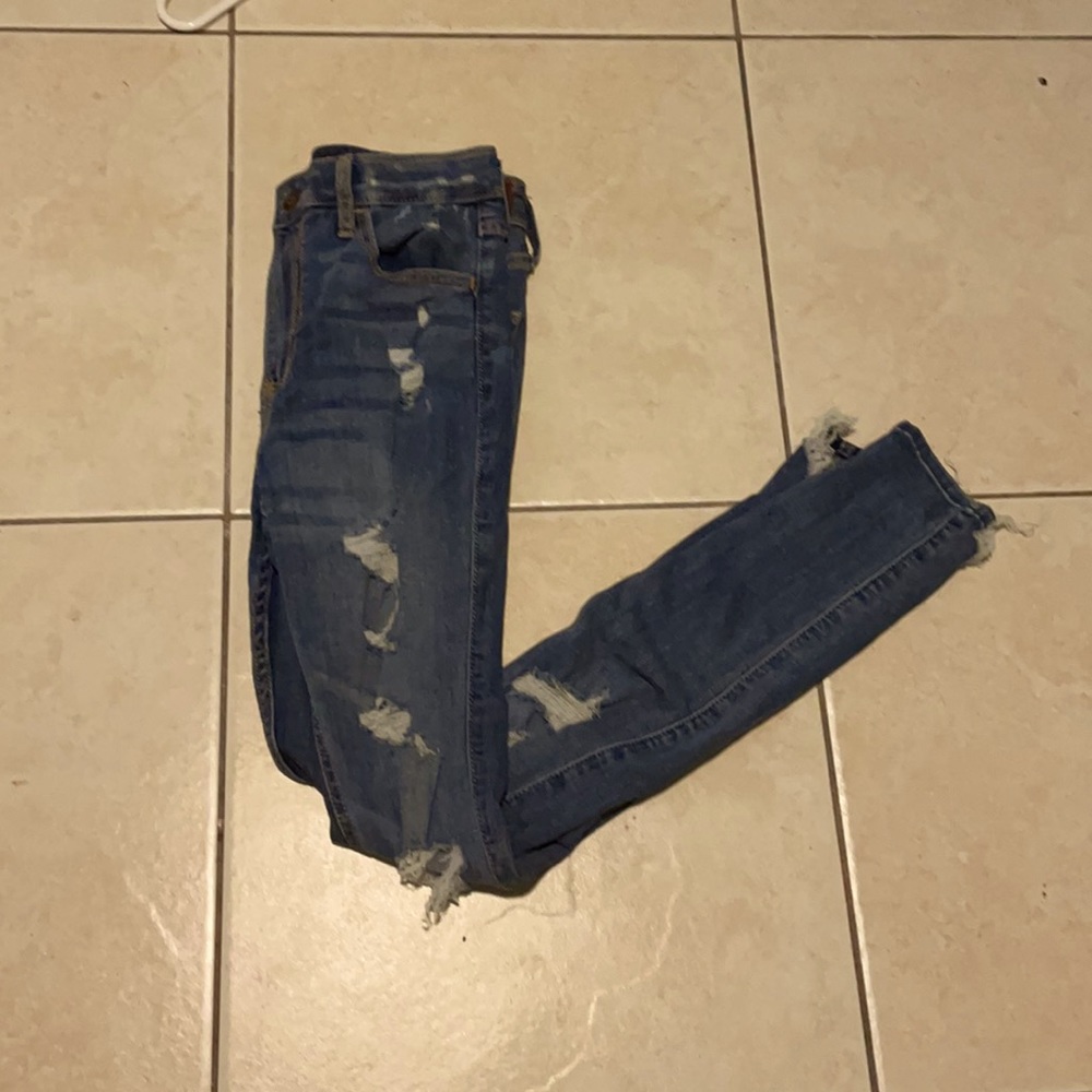 Hollister jeans size 3s w26 L28